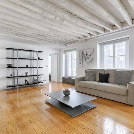 Marais Historical Center Charming 1br