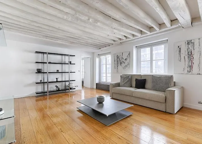 Marais Historical Center Charming 1br